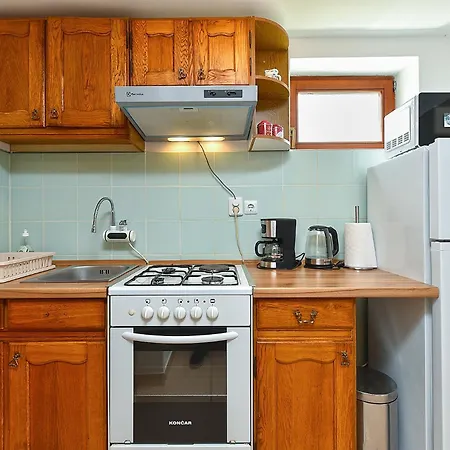 Nicole 2205 Apartman