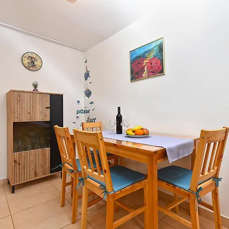 アパート Nicole 2205 ボドニャン