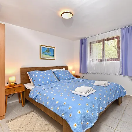 Nicole 2205 Apartman *